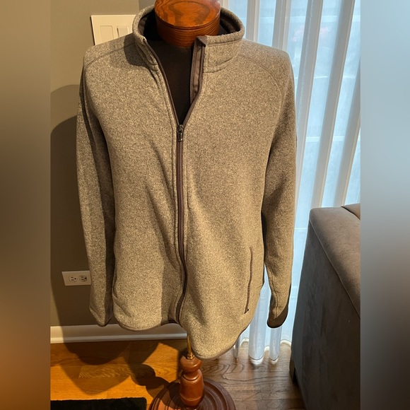 Men’s gray and tan trim Patagonia full zip jacket.  Size xl. - Picture 3 of 10